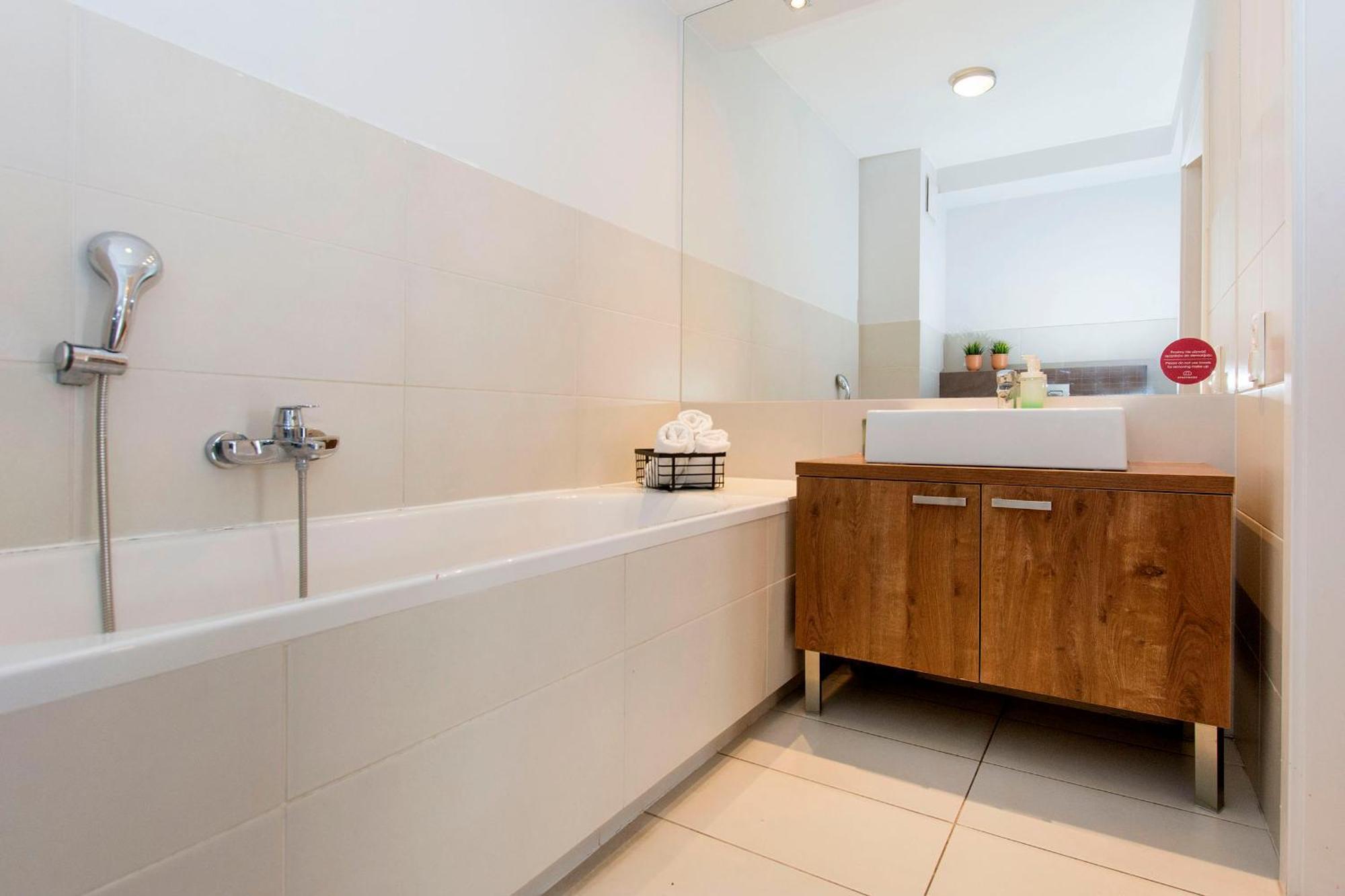 City Center - Aura By Apartmore Gdansk Ngoại thất bức ảnh